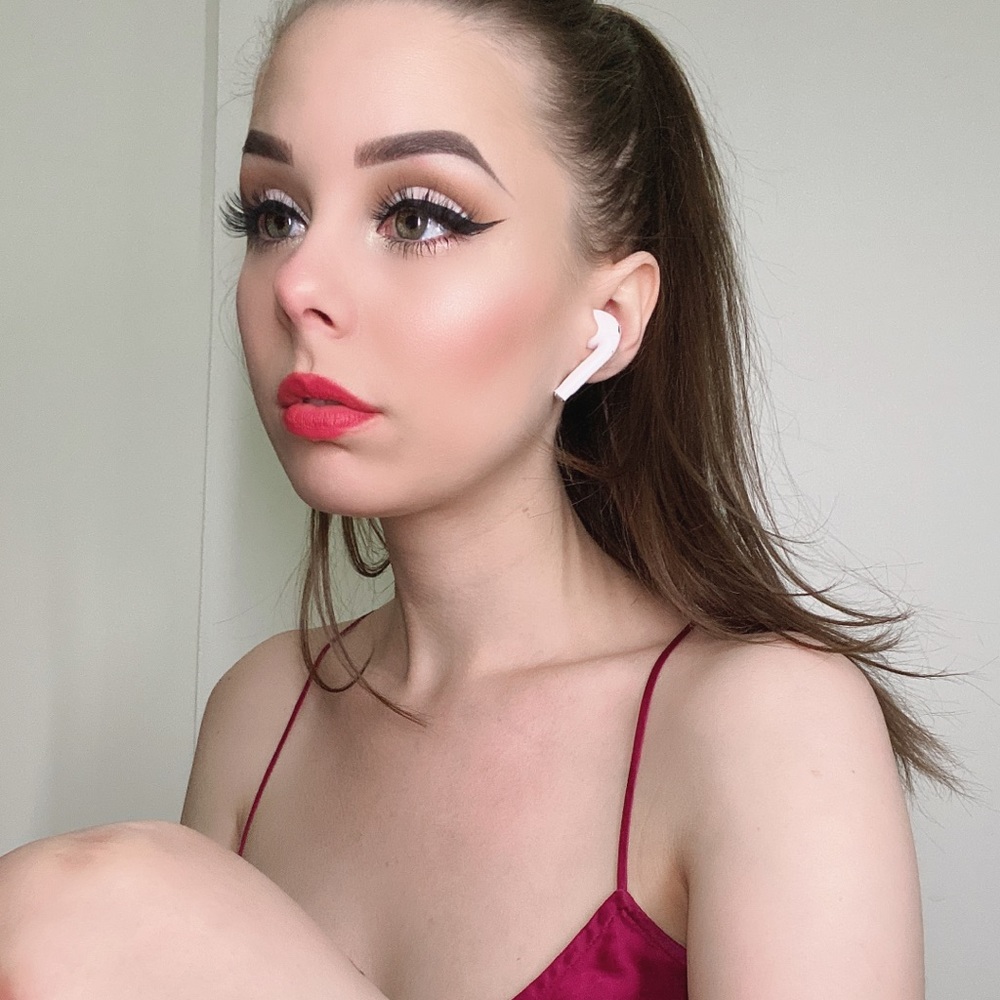 Meet your Posher, Jacquelyne